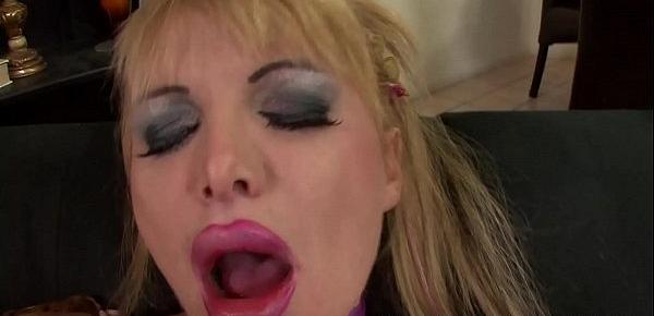  Taylor Wane can&039;t wait to be fucked by a huge 9 in. cock